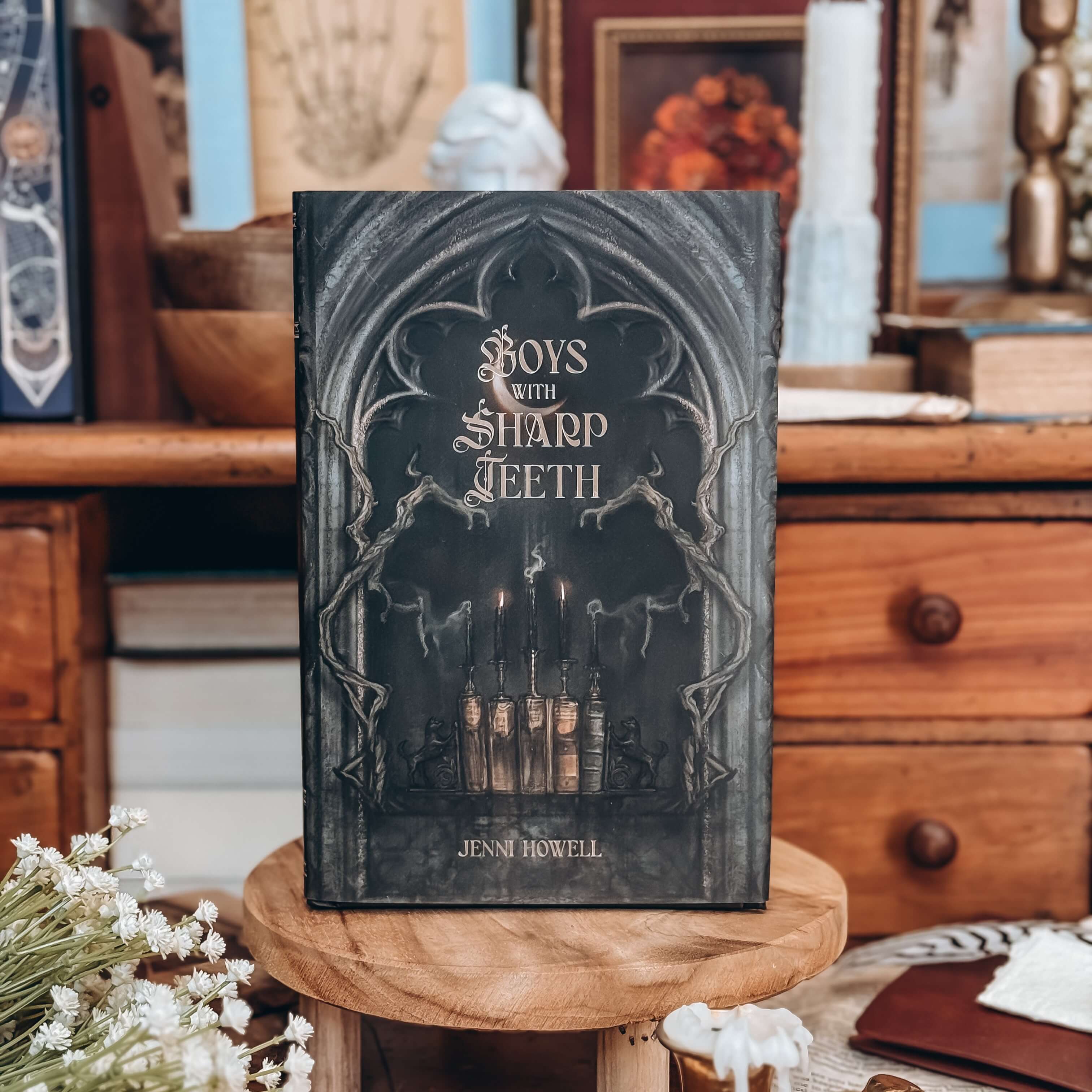 Dark Academia — Book & Goodies (Exclusive OwlCrate Edition) - Image 2