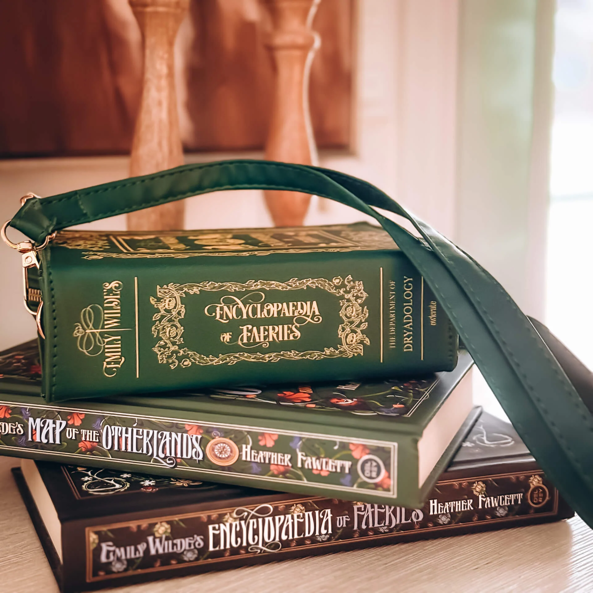 Faerie Scholar Book Purse - Image 3