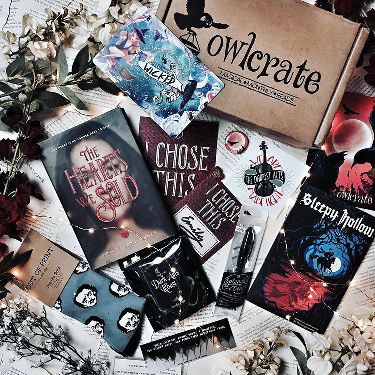 OwlCrate August 2017 ‘SOMETHING WICKED THIS WAY COMES’ Box
